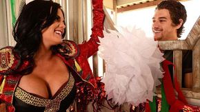 Шикарный секс с эффектной брюнеткой после спектакля