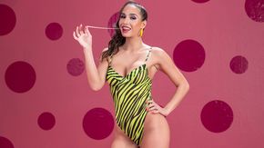 Порно с шикарной темноволосой проституткой