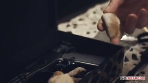 Шейх трахает красивую брюнетку и снимает на видео