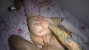 Трахнул спящую подружку в киску