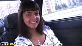 Групповое русское порно с безотказной брюнеткой в лесу