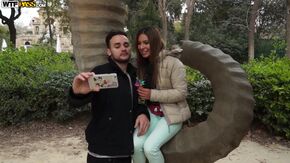 Пикапнул брюнетку в парке и трахнул в пизду