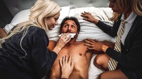 Групповое порно белокурых студенток с преподом