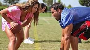 Красивый секс сексуальной латиночки с большими сиськами